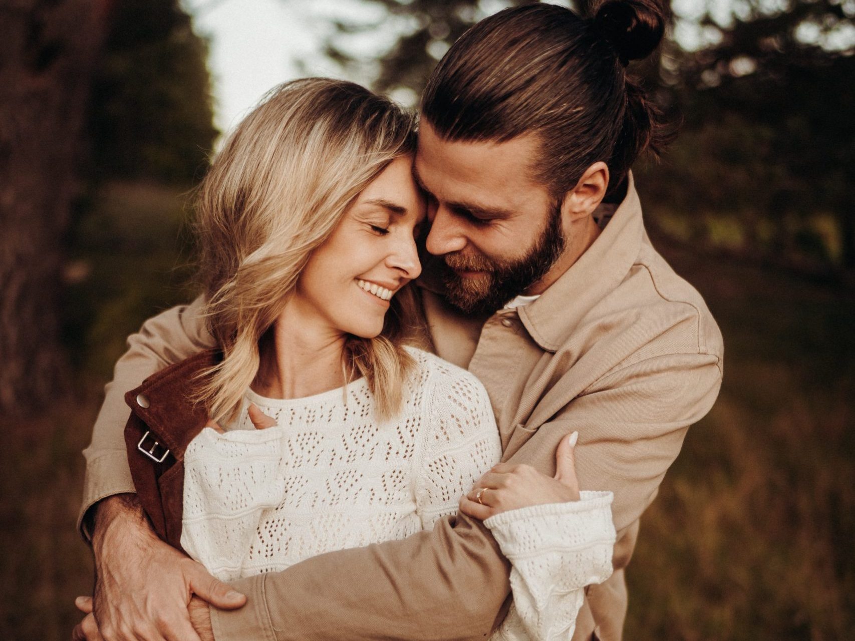 Herbstliches Engagement Shooting am Waldrand